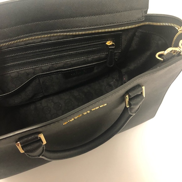 Black Michael Kors purse - Picture 7 of 8